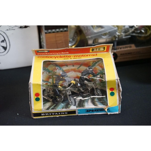 1230 - 14 Boxed / cased motorcycle models to include Britains Speedway 9684 (dented window), 6 x Zylmex Sup... 