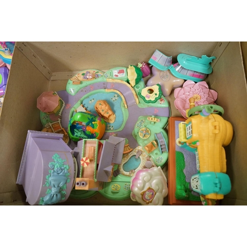 222 - Polly Pocket - Large collection of around 50 Bluebird play sets consisting of mainly original Polly ... 