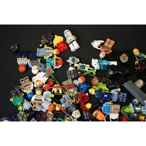 275 - Lego - Large quantity of Lego Mini Figures featuring Star Wars, City, Ninjago, etc