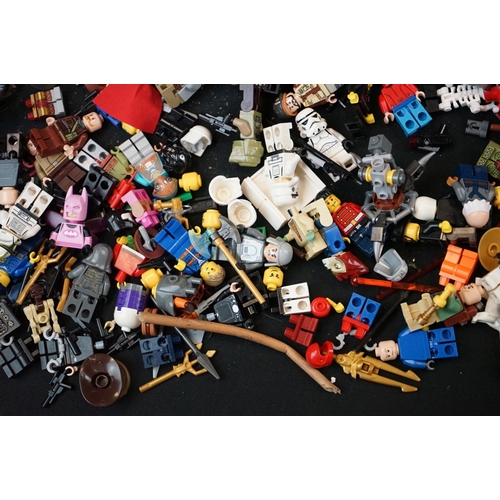 275 - Lego - Large quantity of Lego Mini Figures featuring Star Wars, City, Ninjago, etc