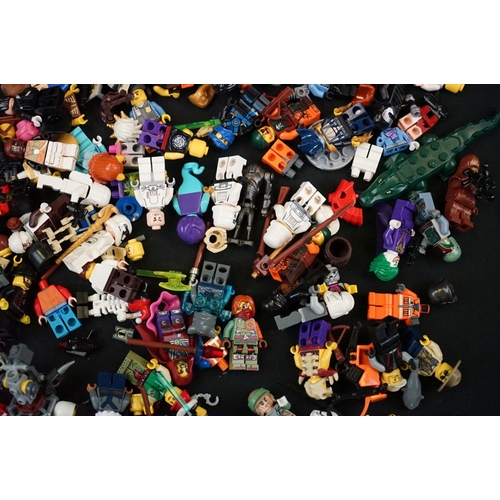 275 - Lego - Large quantity of Lego Mini Figures featuring Star Wars, City, Ninjago, etc