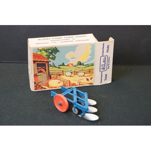 1262 - Boxed Britains 172F Fordson Power Major Diesel Tractor in blue, with inner box display stand, showin... 