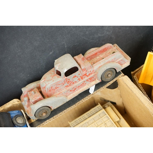 1270 - Collection of play worn mid 20th C onwards diecast, metal, plate and plastic models to include Relia... 