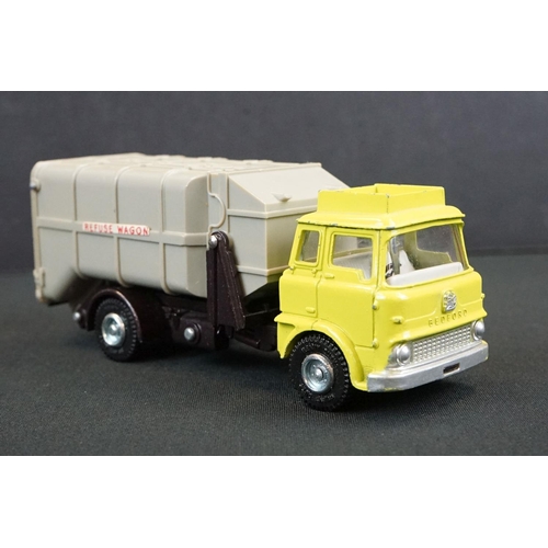 1282 - Eight Dinky mid 20th C onwards diecast models to include a boxed Dinky Dublo 068 Royal Mail Van (mod... 