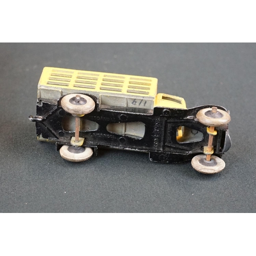 1282 - Eight Dinky mid 20th C onwards diecast models to include a boxed Dinky Dublo 068 Royal Mail Van (mod... 