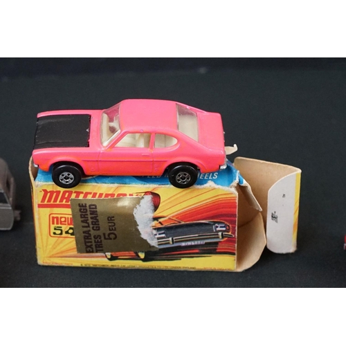 1291 - 22 Mid 20th C play worn Matchbox Lesney diecast models to include road & commercial examples plus a ... 