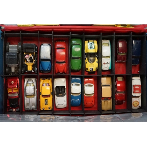 1299 - Corgi Tourist Collectors Case containing 18 x Corgi diecast models featuring 475 Citroen Safari in w... 