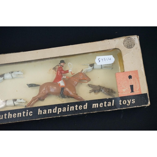 1382 - Boxed Britains 9651 Full Cry hunting metal figure set, complete, figures vg, box with some card fadi... 