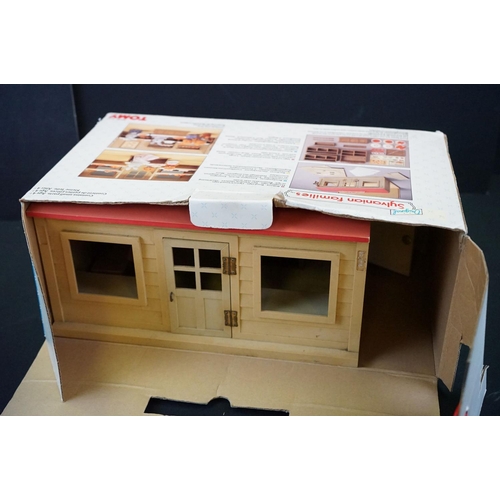 220 - Boxed Tomy Sylvanian Families Bakery play set plus a Sylvanian Families house with furniture and 2 x... 