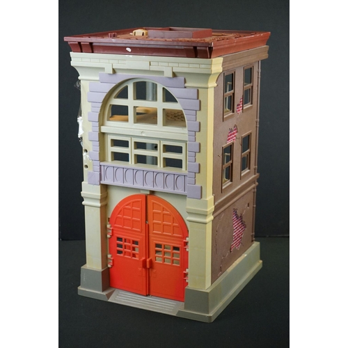 246 - The Real Ghostbusters - Original Kenner Fire Station, with pole and sign with some play wear