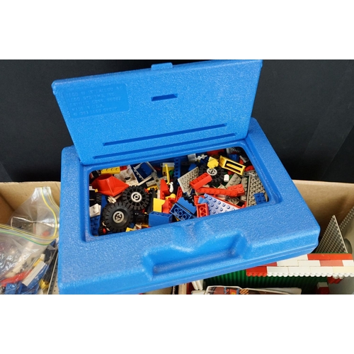 319 - Lego - Large collection of 80s Lego to include bricks, base plates, Duplo vehicles, Lego System stor... 