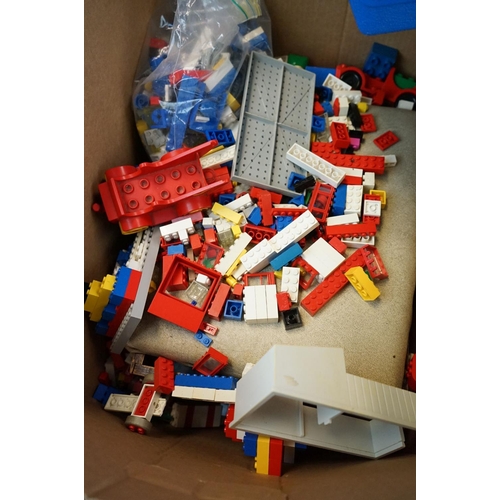 319 - Lego - Large collection of 80s Lego to include bricks, base plates, Duplo vehicles, Lego System stor... 