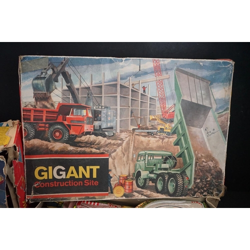 330 - Two boxed Marke Technofix tin plate sets to include 315 Gigantic Construction Set (missing vehicles ... 