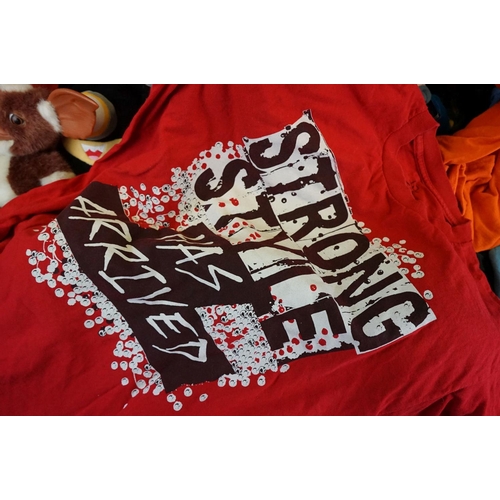 353 - Wrestling WWF WWE - 25 T Shirts to include The Miz, Shane McMahon, The Wyatt Family, Daniel Bryan, e... 