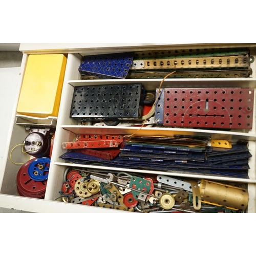 360 - Meccano - Large quantity of Meccano from the mid 20th C onwards to include 12 x boxed sets featuring... 