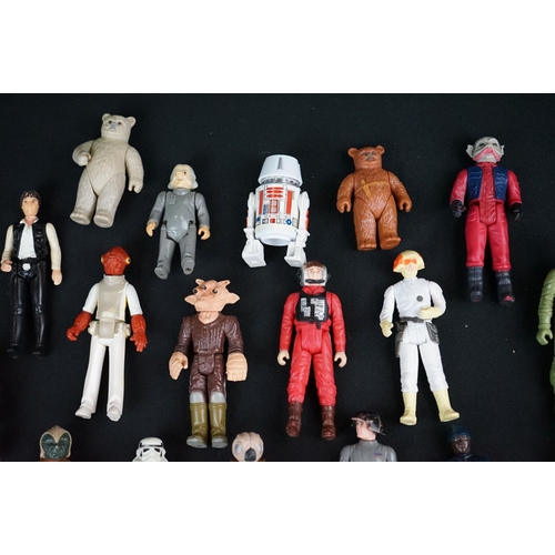 401 - Star Wars - 40 Original figures to include 2 x Last 17 (Paploo & Lumat), R2 D2, R5 D4, B Wing Pilot,... 