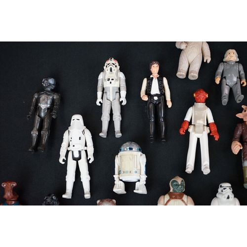 401 - Star Wars - 40 Original figures to include 2 x Last 17 (Paploo & Lumat), R2 D2, R5 D4, B Wing Pilot,... 