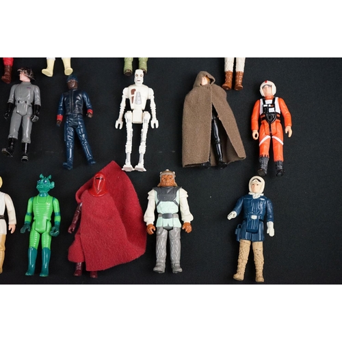 401 - Star Wars - 40 Original figures to include 2 x Last 17 (Paploo & Lumat), R2 D2, R5 D4, B Wing Pilot,... 