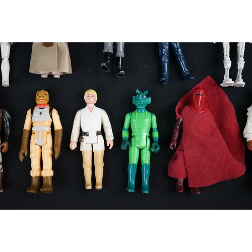 401 - Star Wars - 40 Original figures to include 2 x Last 17 (Paploo & Lumat), R2 D2, R5 D4, B Wing Pilot,... 