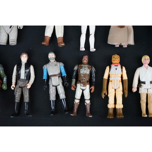 401 - Star Wars - 40 Original figures to include 2 x Last 17 (Paploo & Lumat), R2 D2, R5 D4, B Wing Pilot,... 