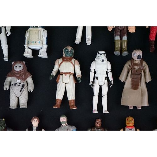 401 - Star Wars - 40 Original figures to include 2 x Last 17 (Paploo & Lumat), R2 D2, R5 D4, B Wing Pilot,... 