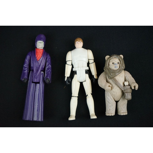 404 - Star Wars - Nine original The Last 17 figures to include Imperial Gunner, Amanaman, A Wing Pilot, Lu... 