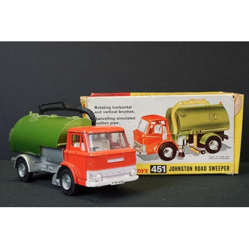 1252 - Two boxed Dinky diecast models to include 978 Refuse Wagon with 2 x dustbins (box gd) and 451 Johnst... 