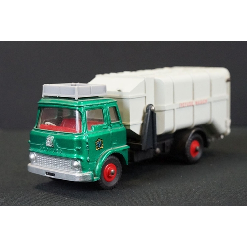 1252 - Two boxed Dinky diecast models to include 978 Refuse Wagon with 2 x dustbins (box gd) and 451 Johnst... 