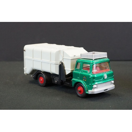 1252 - Two boxed Dinky diecast models to include 978 Refuse Wagon with 2 x dustbins (box gd) and 451 Johnst... 