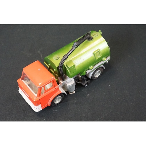 1252 - Two boxed Dinky diecast models to include 978 Refuse Wagon with 2 x dustbins (box gd) and 451 Johnst... 