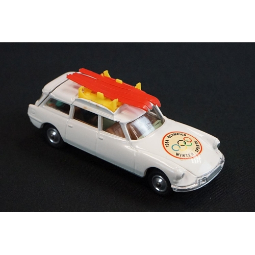 1302 - Boxed Corgi 475 Citroen Safari Olympic Winter Safari diecast model with 4 x skis & 1 x pole, diecast... 