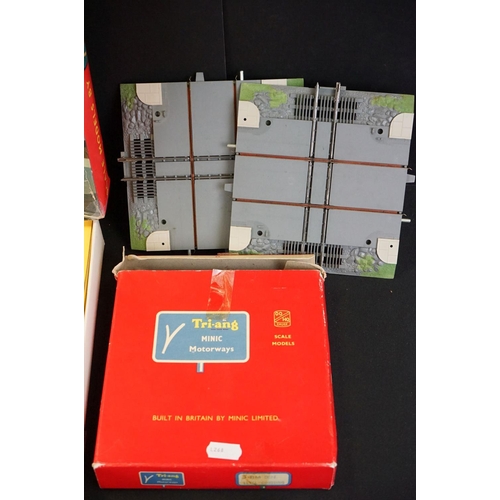 1364A - Boxed Triang M.1511 Minic Motorways set, appearing complete with slot cars along with boxed RM901 Le... 