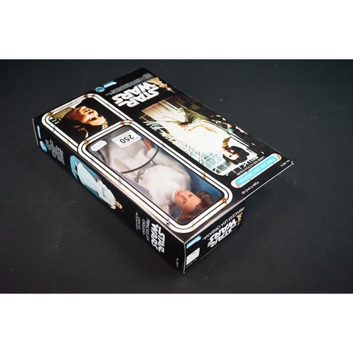 250 - Star Wars - Two original Kenner large size action figures to include Princess Leia Organa and Ben Ob... 