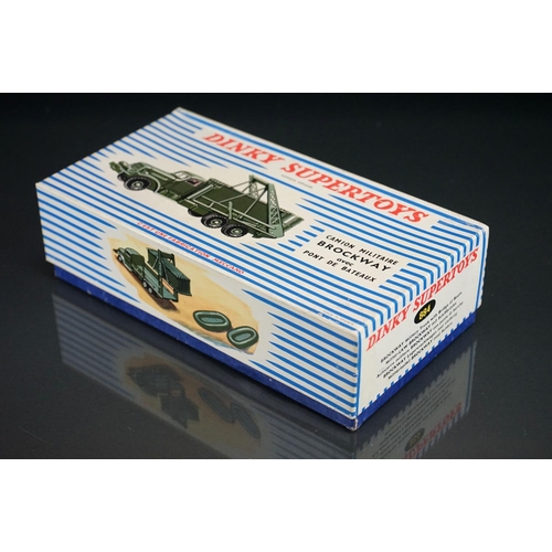 1002 - Boxed Dinky Supertoys 884 Camion Militaire Brockway avec Pont de Bateaux diecast model, with bridge ... 