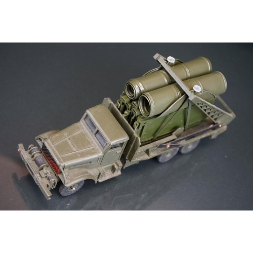 1002 - Boxed Dinky Supertoys 884 Camion Militaire Brockway avec Pont de Bateaux diecast model, with bridge ... 