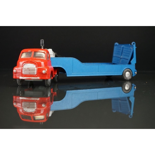 1004 - Boxed Corgi Major 1100 Carrimore Low Loader diecast model with red cab and blue trailer, diecast vg ... 