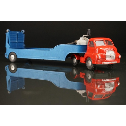 1004 - Boxed Corgi Major 1100 Carrimore Low Loader diecast model with red cab and blue trailer, diecast vg ... 