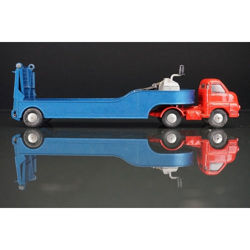 1004 - Boxed Corgi Major 1100 Carrimore Low Loader diecast model with red cab and blue trailer, diecast vg ... 