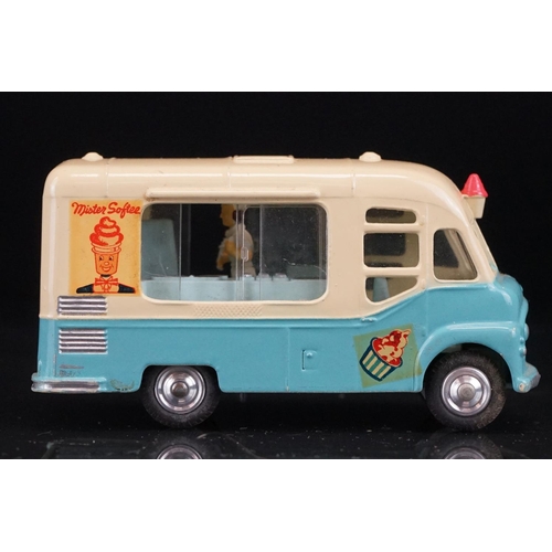 1027 - Boxed Corgi 428 Smith' Mister Softee Ice Cream Van diecast model, diecast & decals vg with minimal w... 