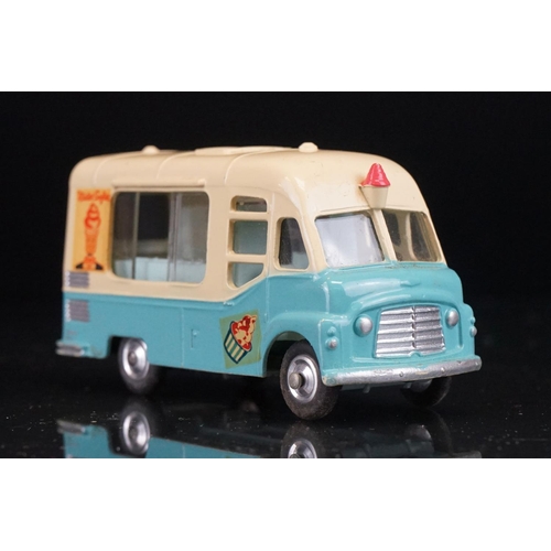 1027 - Boxed Corgi 428 Smith' Mister Softee Ice Cream Van diecast model, diecast & decals vg with minimal w... 