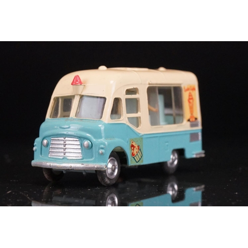 1027 - Boxed Corgi 428 Smith' Mister Softee Ice Cream Van diecast model, diecast & decals vg with minimal w... 