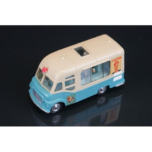 1027 - Boxed Corgi 428 Smith' Mister Softee Ice Cream Van diecast model, diecast & decals vg with minimal w... 