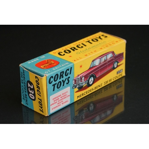 1029 - Boxed Corgi Major Gift Set 28 Carrimore Car Transporter with Bedford Tractor Unit & 4 Cars including... 