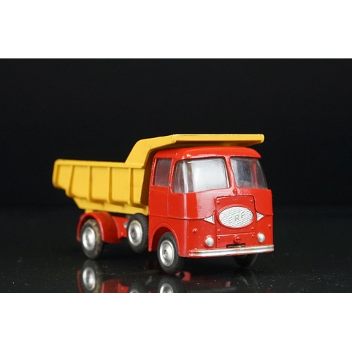 1032 - Two boxed Corgi diecast models to include 465 Commer Pick Up Truck in yellow & red (some paint chips... 