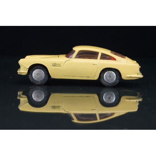 1035 - Three boxed Corgi diecast models to include 253 Mercedes Benz 220 SE Coupe in metallic maroon, 218 A... 