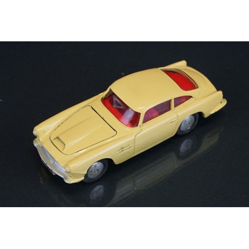 1035 - Three boxed Corgi diecast models to include 253 Mercedes Benz 220 SE Coupe in metallic maroon, 218 A... 