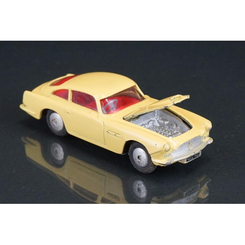 1035 - Three boxed Corgi diecast models to include 253 Mercedes Benz 220 SE Coupe in metallic maroon, 218 A... 