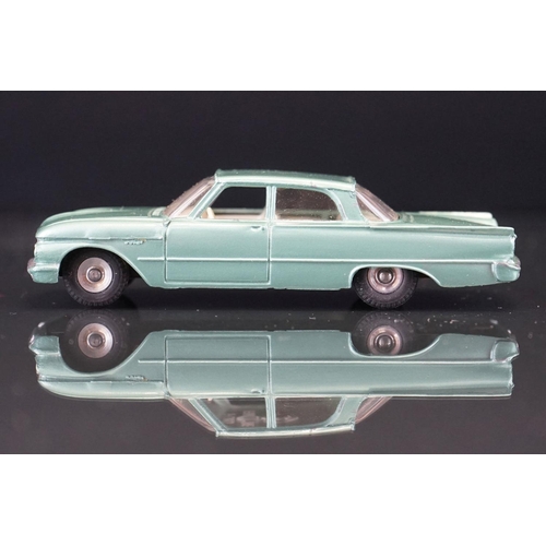 1041 - Boxed Dinky 148 Ford Fairlane diecast model in metallic green with off white interior, vg with fair-... 