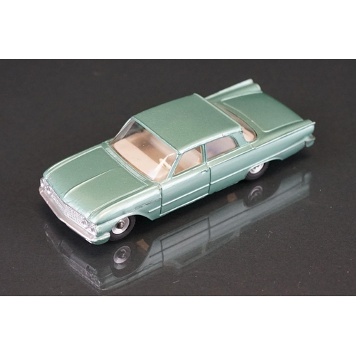 1041 - Boxed Dinky 148 Ford Fairlane diecast model in metallic green with off white interior, vg with fair-... 