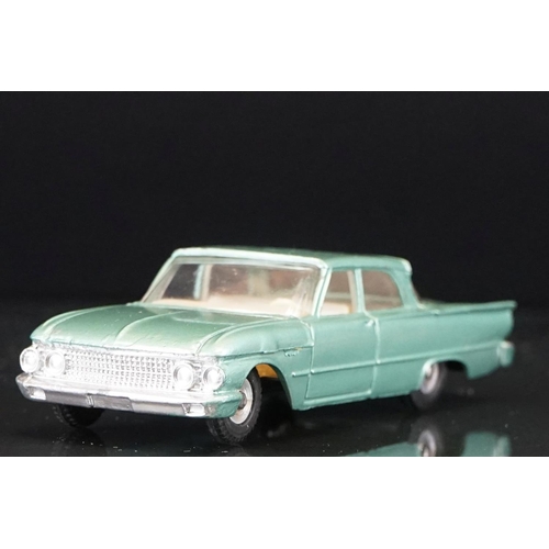 1041 - Boxed Dinky 148 Ford Fairlane diecast model in metallic green with off white interior, vg with fair-... 